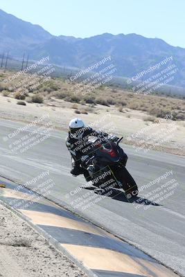 media/Dec-01-2025-Moto Forza (Mon) [[2daa91e15f]]/3-Beginner Group/Session 3 (Turn 16 Inside)/